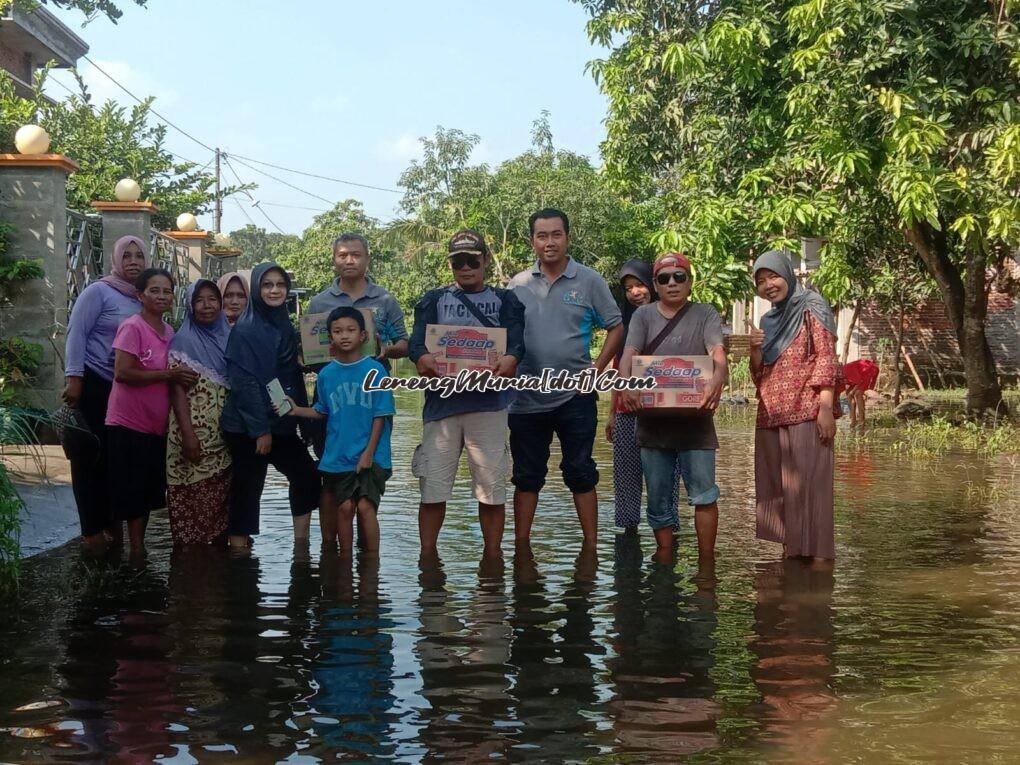 Foto Alumni SMPN 3 Pati bersama warga