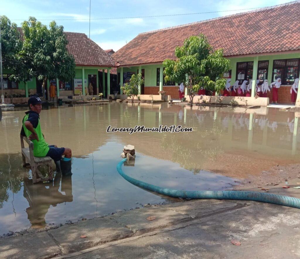 Foto Penyedotan Air SDN Purworejo 02 Kecamatan Pati Kabupaten Pati