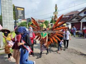 Foto gunungan hasil kreasi siswa Sekolah Tuan Sokolangu.