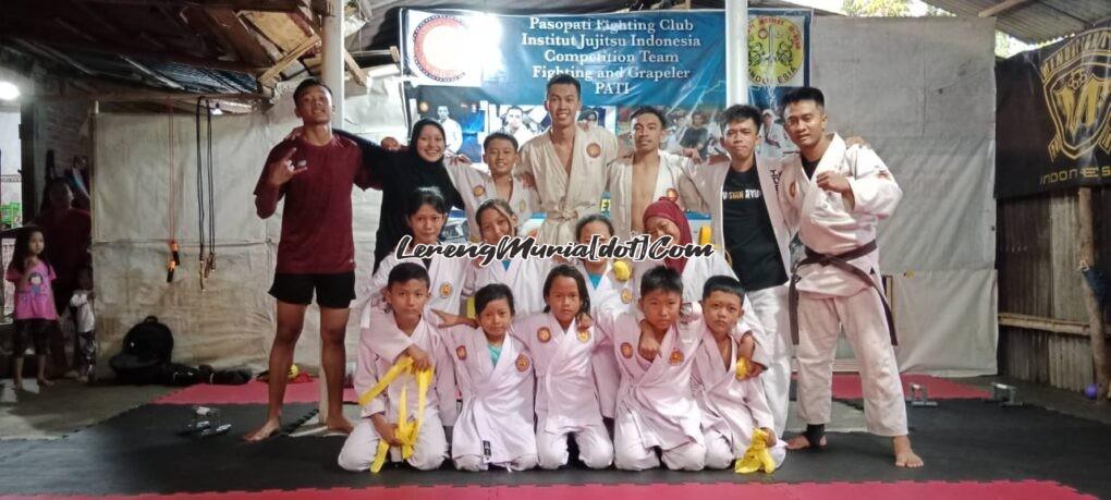 Foto Atlit Ju jitsu Pati siap berlatih