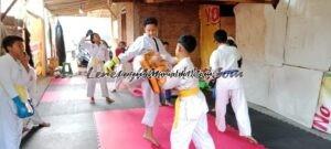 Foto atlet ju jitsu sedang berlatih