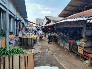 Foto Pasar Puri Baru Los Sayur terlihat sepi