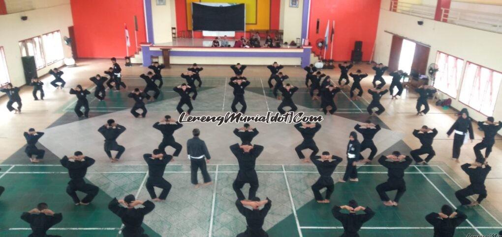 Foto peserta sedang menyamakan gerakan