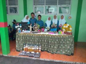 Foto Stand Kelas VII F