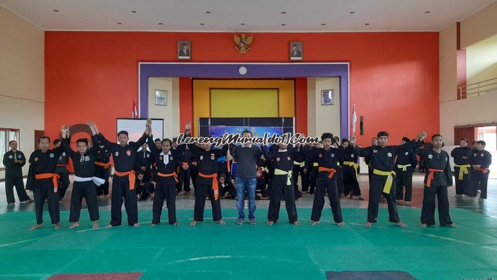 Foto bersama perwakilan perguruan dengan Ketua IPSI Pengkab Pati Tris Irawan