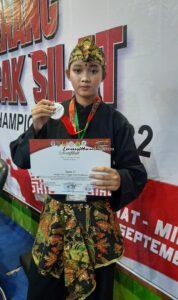 Foto Qiken Dwi Tata Olifia, salah satu atlit andalan SMPN 1 Gembong
