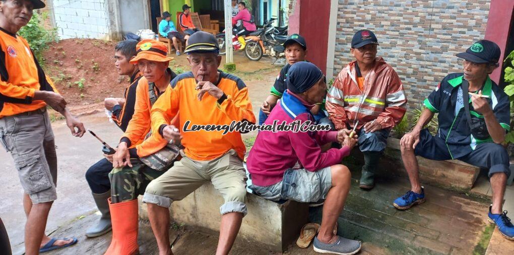 Foto Tim Relawan persiapan menjalankan tugas