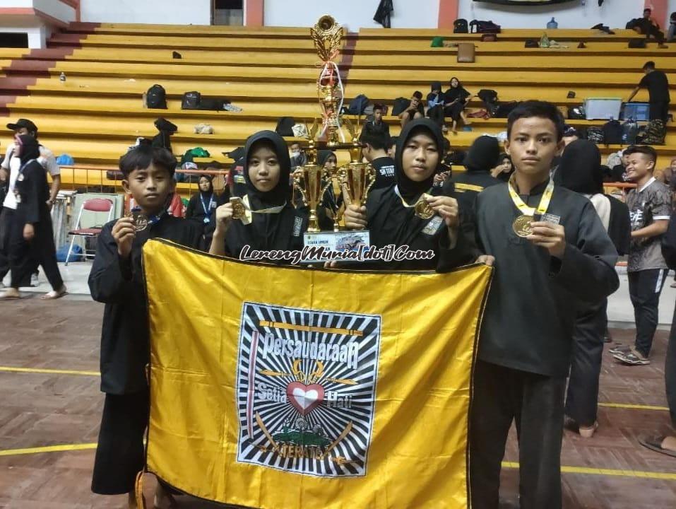 Foto atlet SMPN 2 Batangan saat juara umum 1 Pati Open 2022 di GOR Pati