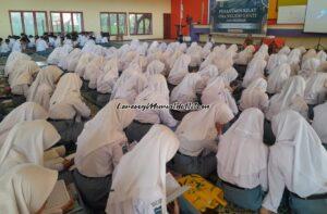 Foto suasana Pesantren Kilat di auditorium