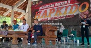 Foto acara pembukaan Kejurda II Hapkido oleh Pj Bupati Pati Henggar Budi Anggoro (dua dari kiri)