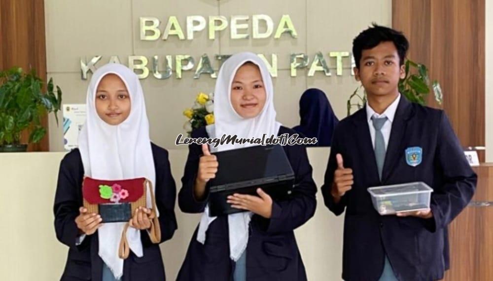 Foto siswa berprestasi di bidang penelitian