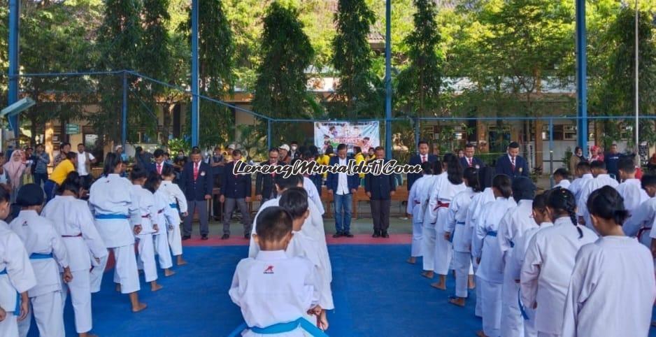 Foto karateka dalam acara pembukaan O2SN | LERENG MURIA Foto karateka dalam acara pembukaan O2SN