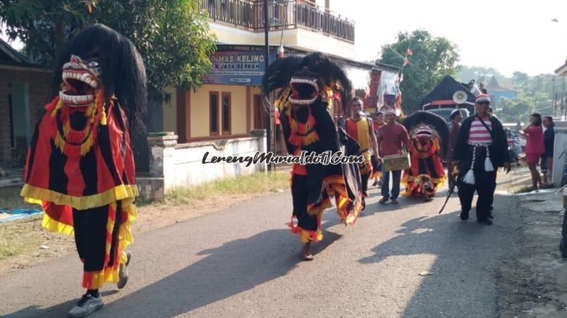 Foto kesenian barongan yang ikut serta dalam Kirab Budaya