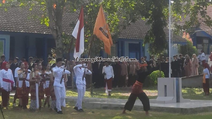 Foto cucuk lampah pesilat SH Terate di acara Wisuda Purnawiyata SMPN 1 Gembong