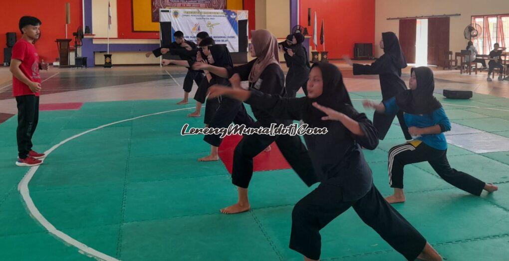 Foto tes bakat pencak silat di Auditorium