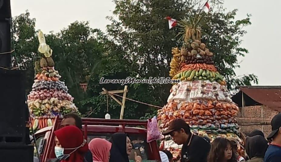 Foto gunungan yang dikirab dalam acara Kirab Budaya Sedekah Bumi Desa Winong Pati