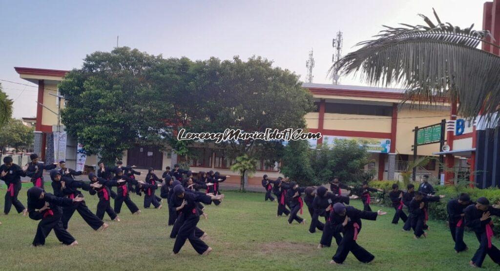 Foto latihan bersama pesilat pelajar SH Terate Kota Pati