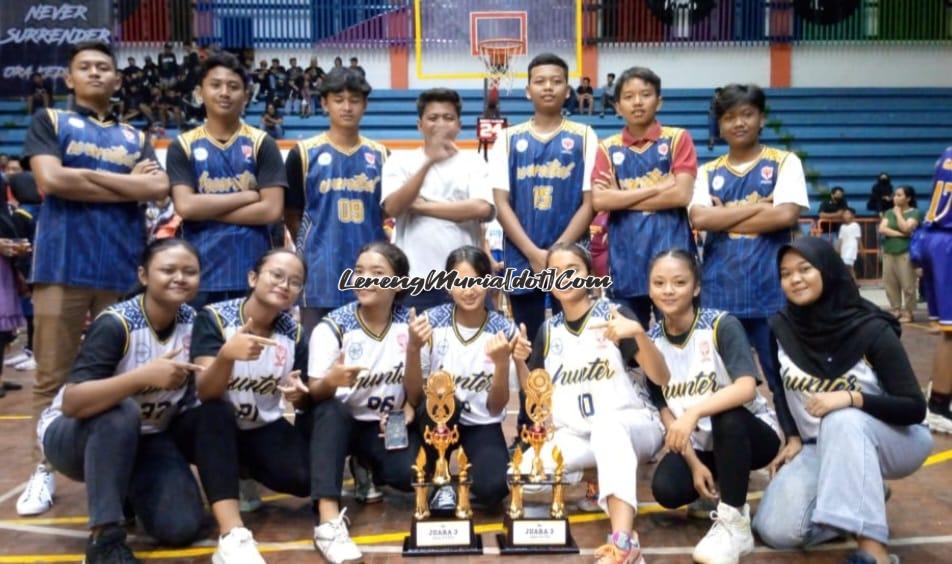 Foto tim basket putra dan putri SMAN 3 Pati meraih juara 3 Liga Basket Pesantenan 2023.