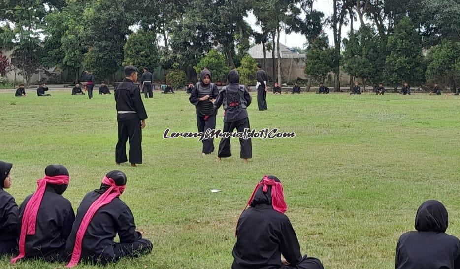 Foto siswa SH Terate sedang mengikuti sesi sambung UKT di SMAN 3 Pati