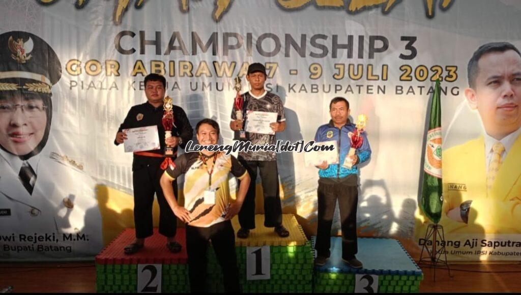 Foto perwakilan Tim SMAN 3 Pati (paling kanan) di atas podium berhasil merebut Juara Umum III Piala Ketua Umum IPSI Batang 2023