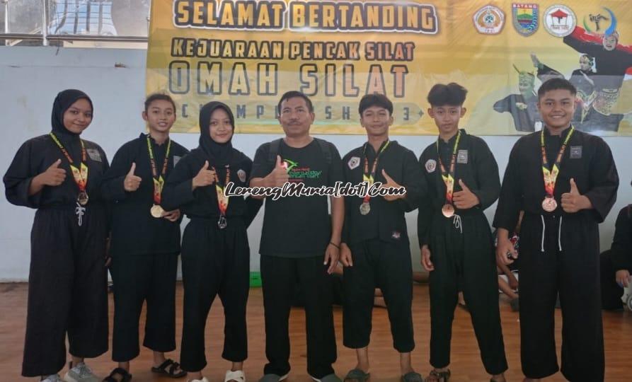 Foto bersama atlet Pencak Silat SMAN 3 Pati seusai pertandingan