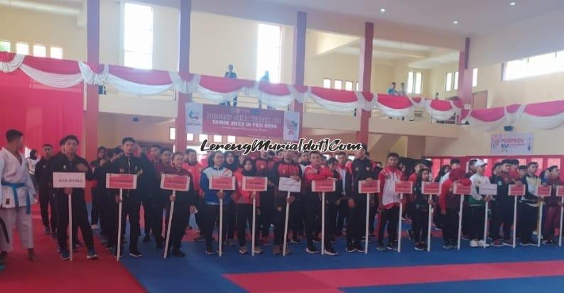 Foto kontingan 35 kabupaten/kota mengikuti acara pembukaan Porprov 2023