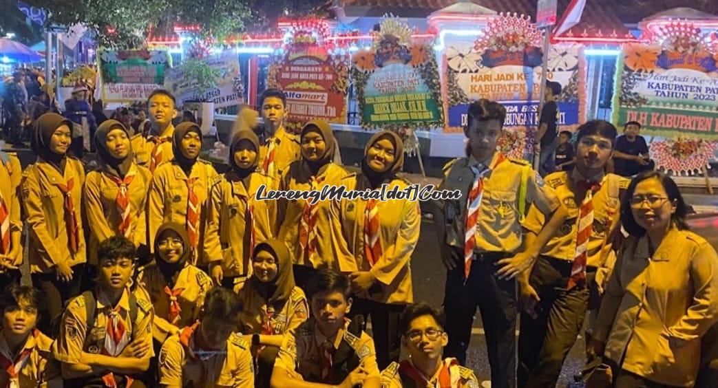 Foto pramuka siswa SMAN 3 Pati seusai menjadi pagar betis