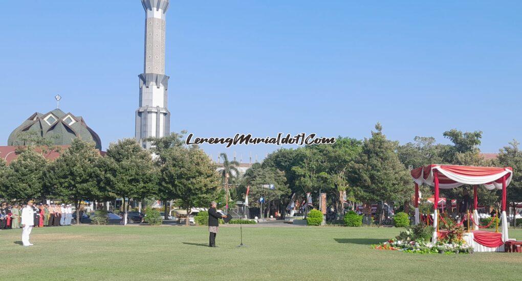 Foto Upacara Hari Jadi Kabupaten Pati ke 700 di Alun-Alun Simpang Lima Pati