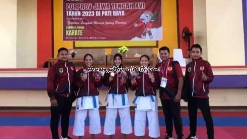 Foto perebut medali emas nomor kata beregu putri Porprov Jateng berasal dari Pati