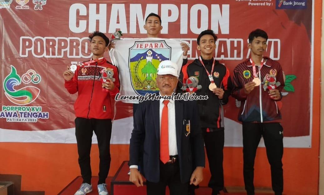 Foto Faris Sukriyya Zulfa (paling kanan) atlet karate dari Kontingan Pati merebut medali perunggu Porprov Jateng 2023