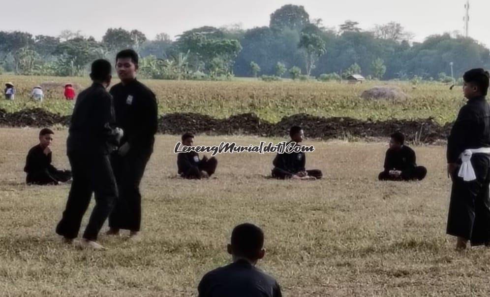 Foto acara sambung dalam latber SH Terate Ranting Gabus