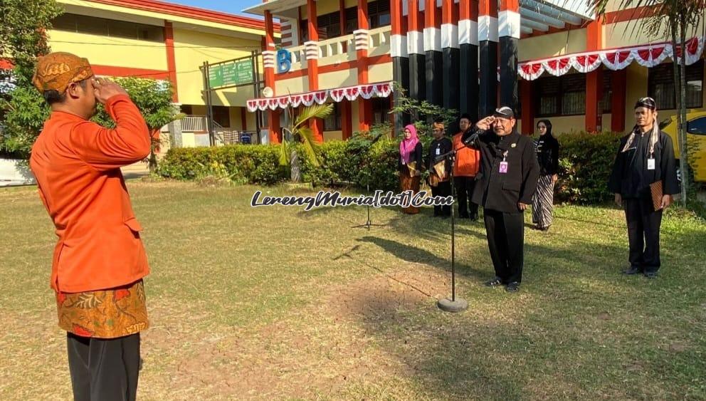 Foto penghormatan kepada pembina upacara dalam peringatan Hari Jadi Provinsi Jawa Tengah ke 78. | LERENG MURIA Foto penghormatan kepada pembina upacara dalam peringatan Hari Jadi Provinsi Jawa Tengah ke 78.
