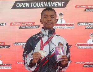 Foto Muhammad Zaki peraih medali perak Kejuaraan Tae Kwon Do Gubernur Cup 2023 Tingkat Nasional