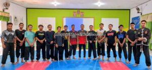 Foto peserta, panitia dan nara sumber dalam kepelatihan pencak silat IKS PI Kera Sakti Cabang Pati