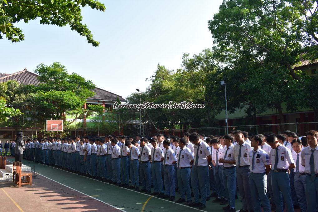 Foto siswa mengikuti apel pagi sebelum kampanye Pemilos/MPK SMAN 3 Pati dengan tertib