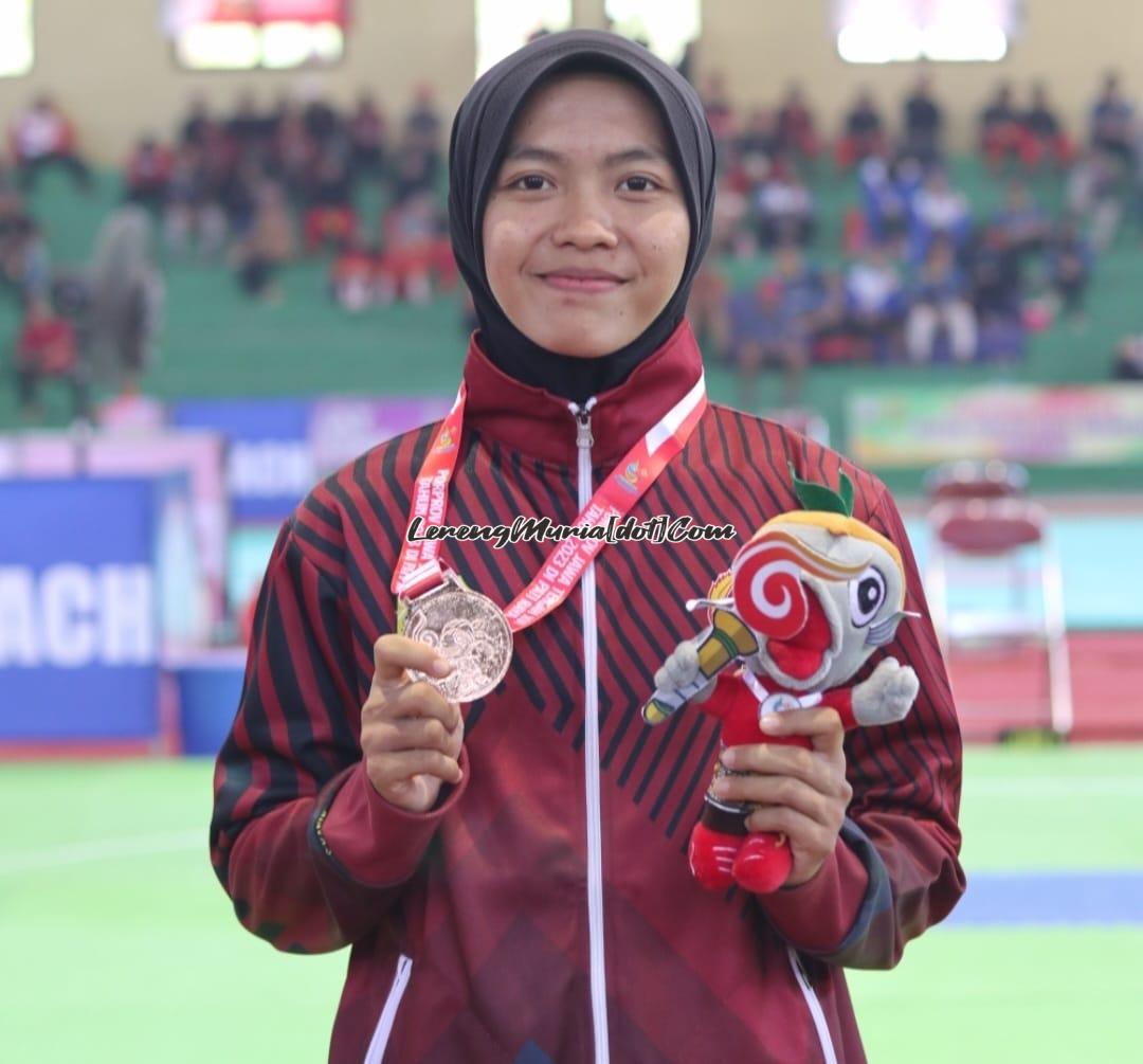 Foto Arum Setiyo Wati, atlet Pati peraih medali perunggu Porprov Jateng 2023 Cabor Pencak Silat kategori laga kelas A putri | LERENG MURIA Foto Arum Setiyo Wati, atlet Pati peraih medali perunggu Porprov Jateng 2023 Cabor Pencak Silat kategori laga kelas A putri
