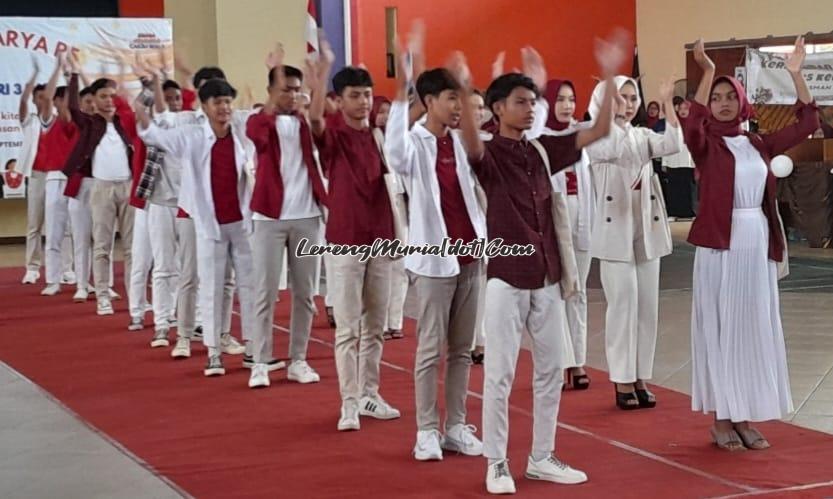 Foto fashion show siswa perwakilan siswa kelas X SMAN 3 Pati