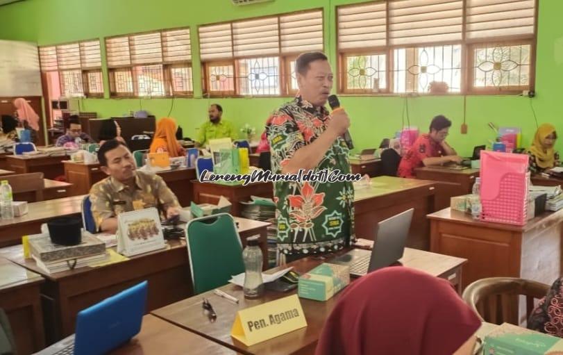 Foto refleksi akhir kegiatan oleh Agus Salam, S.Ag, M.Pd.