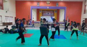 Foto pesilat SMAN 3 Pati sedang berlatih keras untuk menjaga kehormatan Bumi Pati dalam Muria Raya Open I