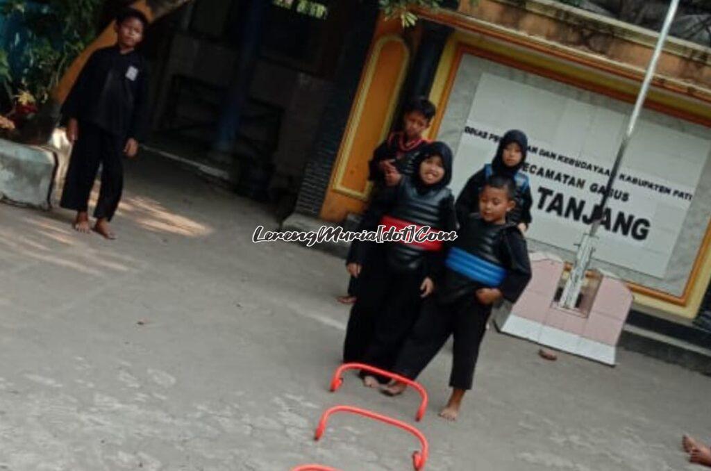 Foto pesilat SH Terate Rayon Tanjang dipersiapkan untuk merebut medali emas dalam Muria Raya Open I