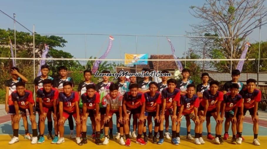 Foto Tim SMAGA (barisan depan) siap menghadapi SMA PGRI 02 Kayen pada babak semi final di SMK BTB Juwana