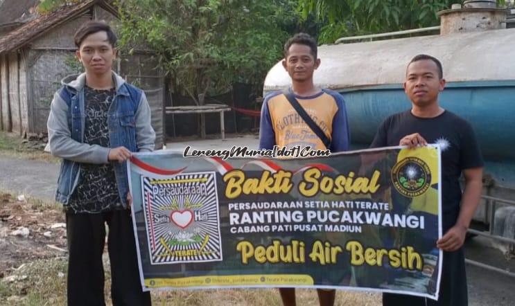 Foto baksos air bersih SH Terate Pucakwangi di Dukuh Plukisan Desa Karangrejo