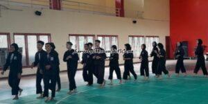 Foto atlet SH Terate Cabang Pati sedang mengikuti latihan di Auditorium SMAN 3 Pati