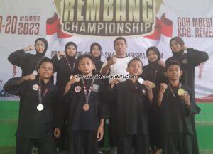 Foto atlet SH Terate SMPN 3 Pati yang berhasil menjadi juara dalam Kejuaraan Pencak Silat Rembang Championship