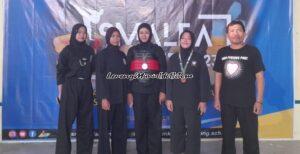 Foto pesilat SH Terate SMPN 1 Gembong yang berhasil meraih medali di SMALFA CUP 2023, Nasyifa Novita (3 dari kiri) dan Nur Aini (4 dari kiri)