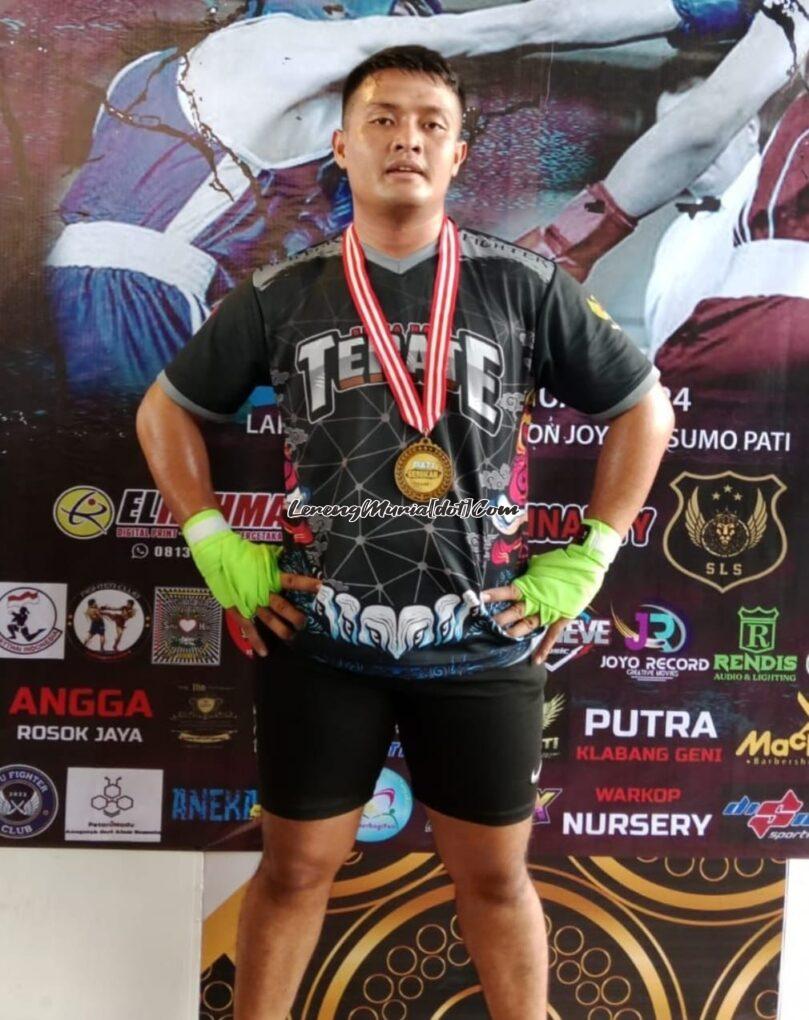 Petarung Ahmad dari Kayen berhasil menumbangkan lawan dengan kemenangan KO