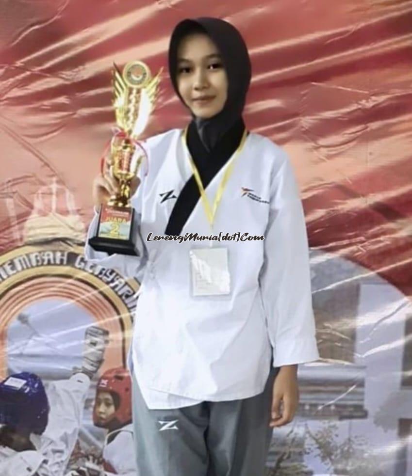 Mutiara  Ilona Zahra peraih medali perak dalam even Liga Pelajar Tae Kwon Do Kabupaten Pati