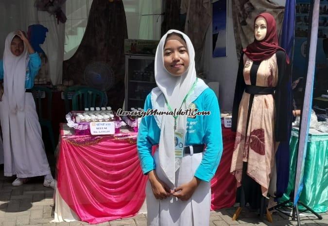 Joice Arabella Ketua OSIS SMPN 4 Pati di lokasi Gelar Karya Siswa P5