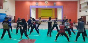 Pesilat SMAN 3 Pati sedang berlatih teknik untuk menghadapi Blora Championship