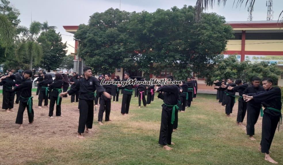 Latihan bersama pesilat SH Terate SMAN 3 Pati untuk menghadapi UKT pertengahan bulan Februari mendatang